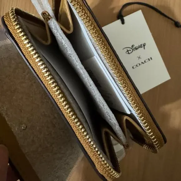 🐭Disney X Coach Essential Billfold Wallet With Mickey Mouse And Friends - Picture 7 of 11